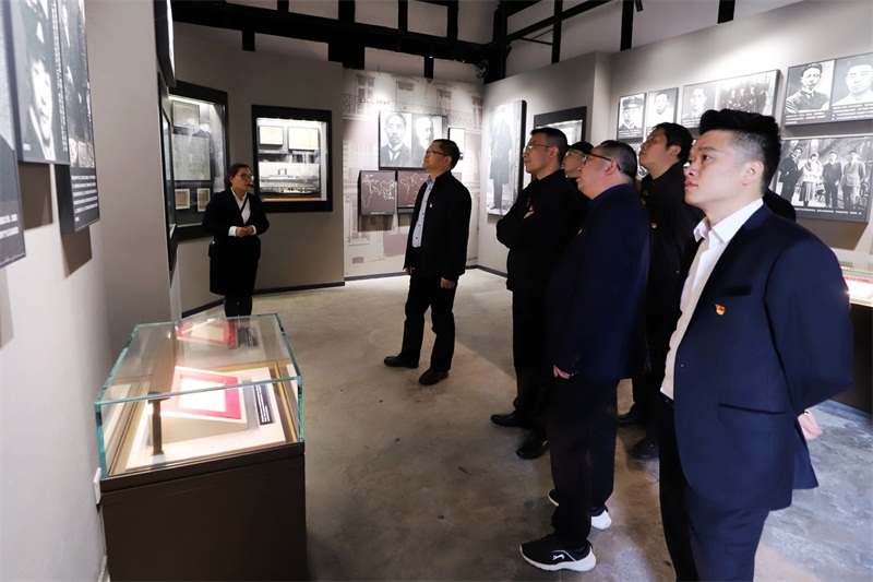 20210425我院组织参观周贡植故居 聆听讲解(00).jpg 20210425我院组织参观周贡植故居 聆听讲解(00).jpg