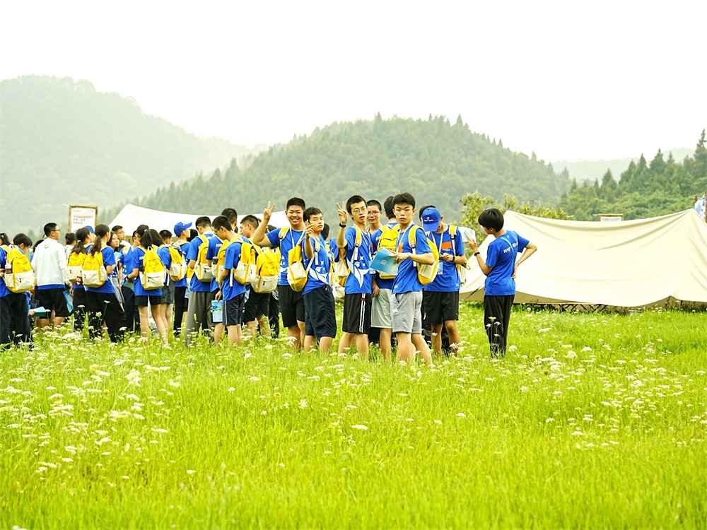 活动学生.jpg 活动学生.jpg